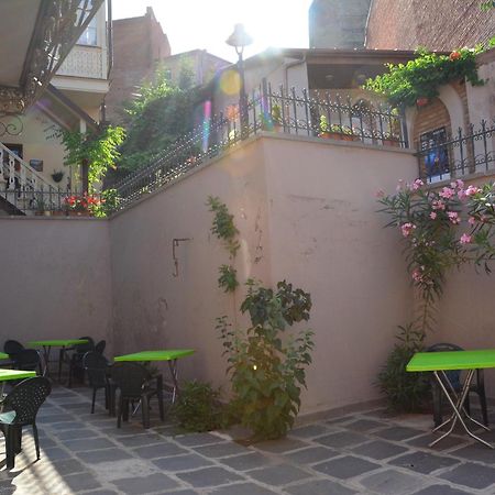 Hotel Canyon Tiflis Exterior foto
