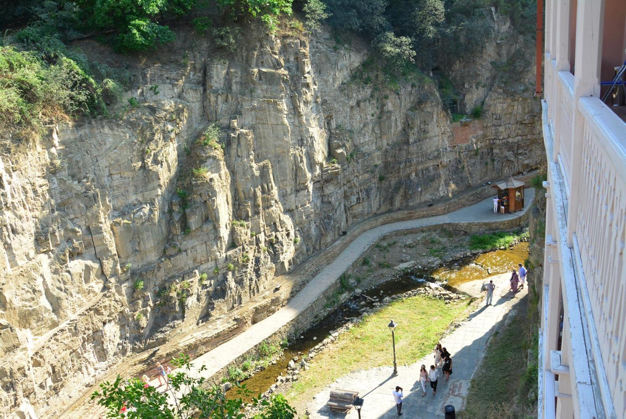 Hotel Canyon Tiflis Exterior foto